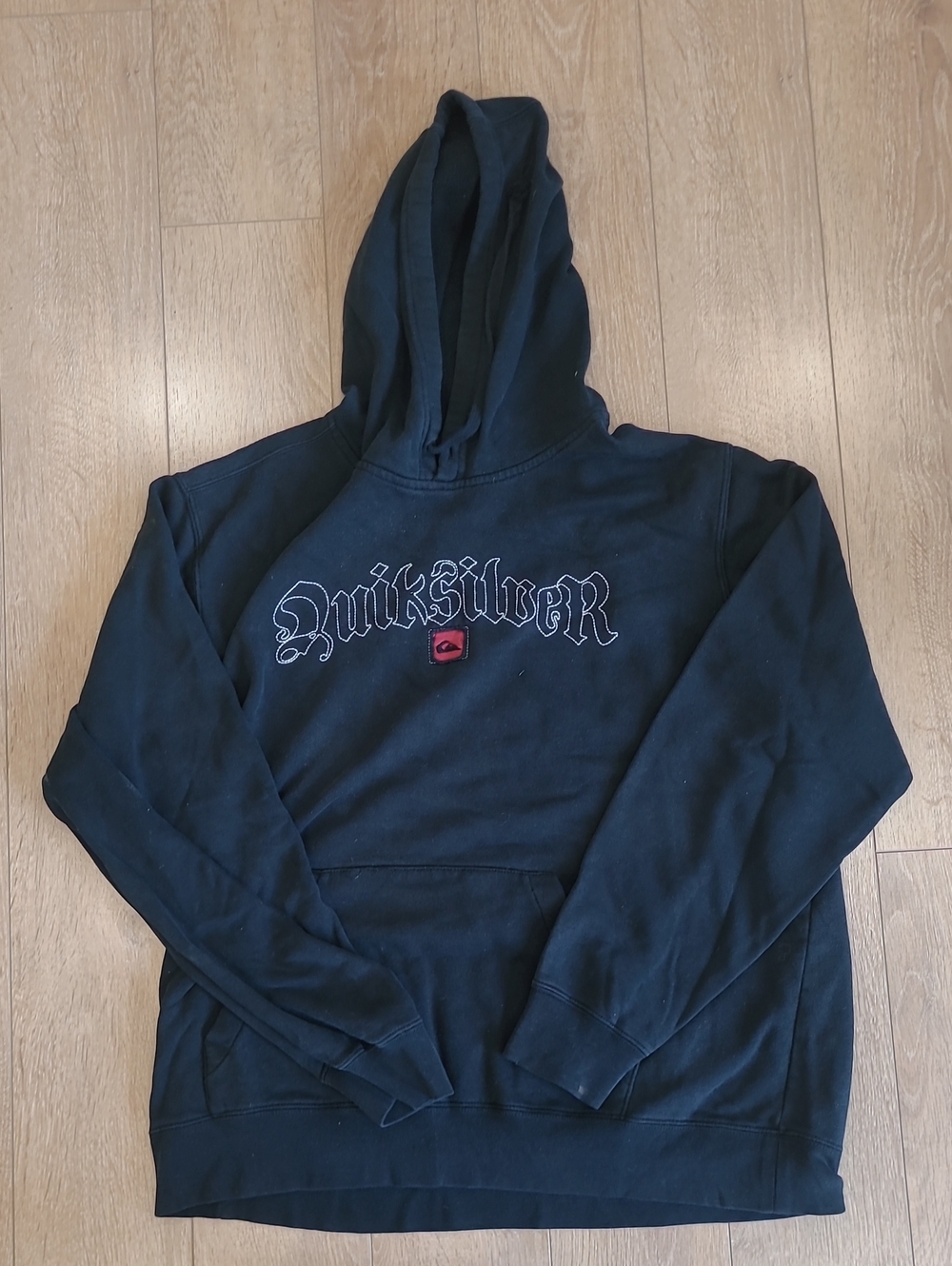 Y2K Quiksilver Men's Black Pullover Hoodie - Logo Front